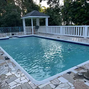  Holiday home Peaceful Private With Exclusive Swimming Pool! Jamaica